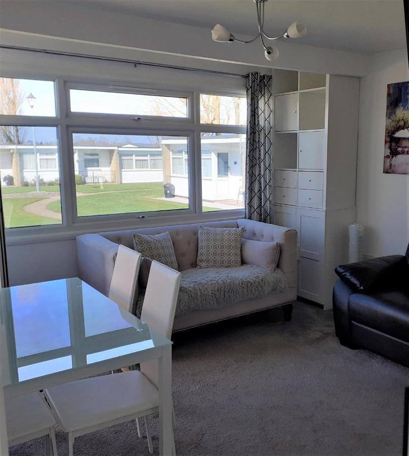 Fabulous 2 Bedroom Dog Friendly Chalet 5 Min Walk To Beach, Nr Gt Yarmouth & Norfolk Broads Scratby Eksteriør billede